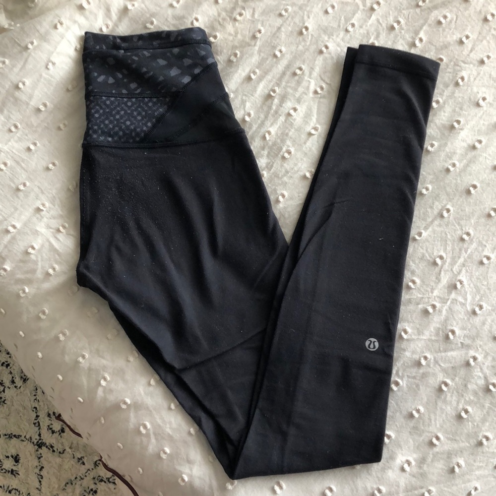 REVERSIBLE Vintage Pattern Waistband Lululemon Leggings